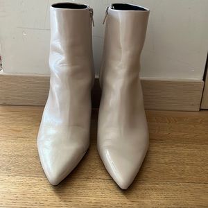 New Zara boots in beige/off white/white with pointed toes